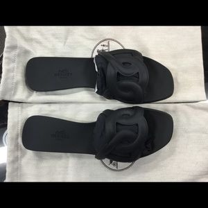 Hermes Aloha sandal black 38